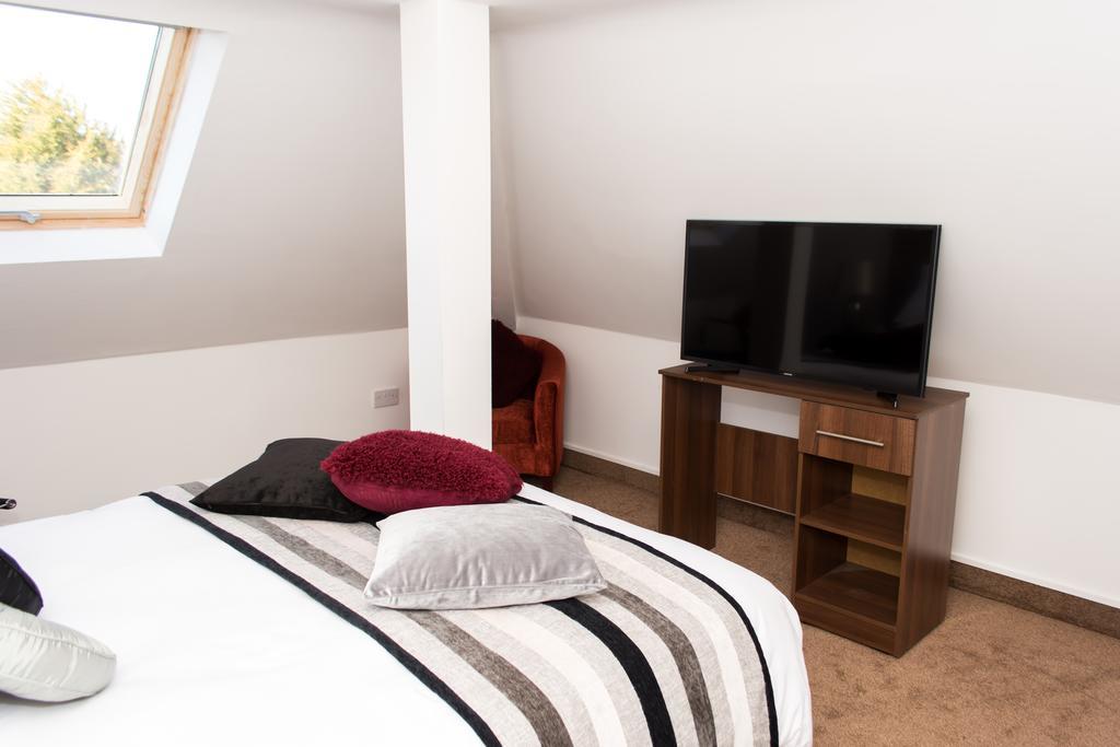 Trivelles Mayfair,Стокпорт Екстериор снимка