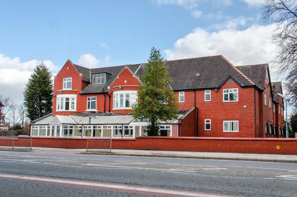 Trivelles Mayfair,Стокпорт Екстериор снимка
