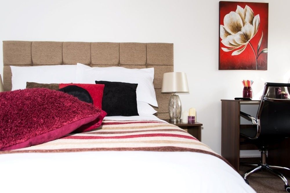 Trivelles Mayfair,Стокпорт Екстериор снимка